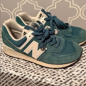 New Balance Teal and Cream Sneakers